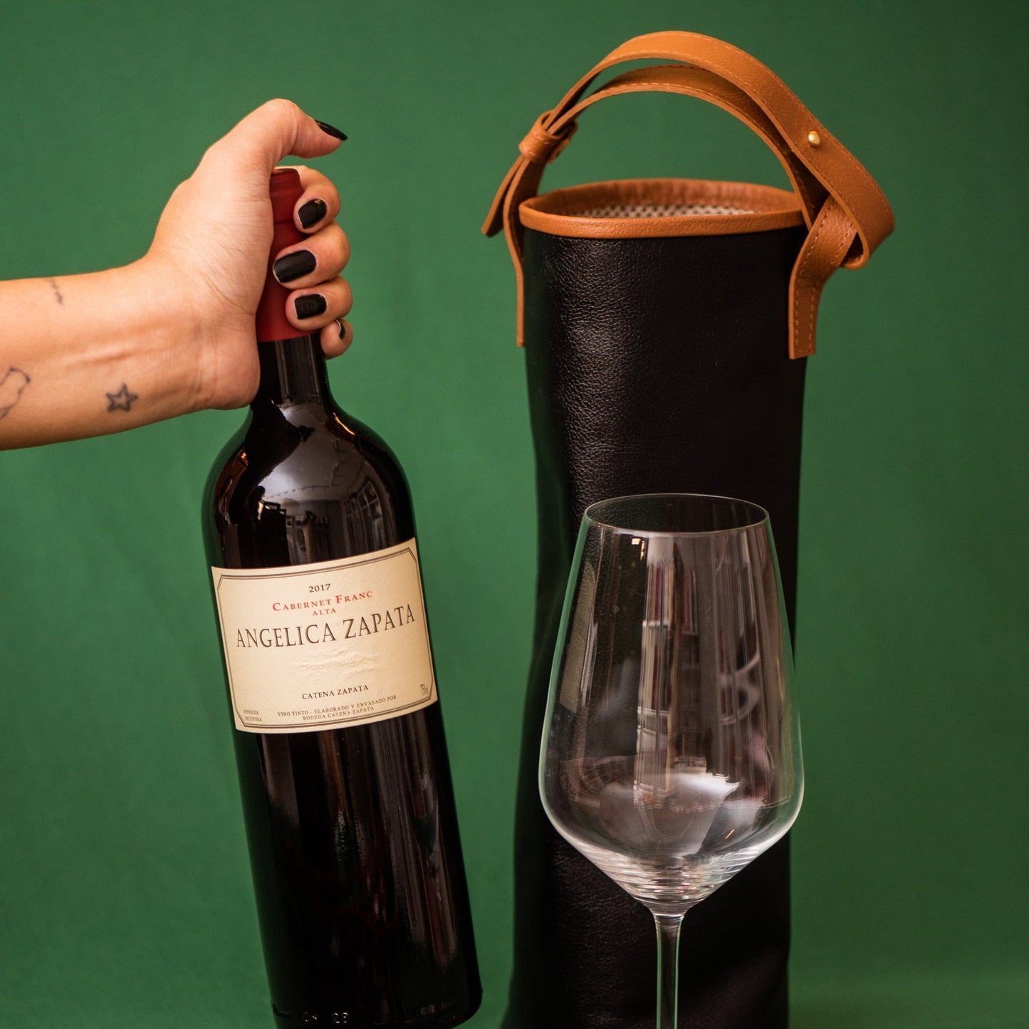 Porta Vinho Manu - Pronta Entrega